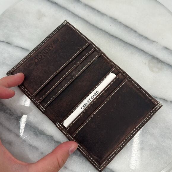 NWT Arrigo distressed brown leather wallet - Picture 3 of 3